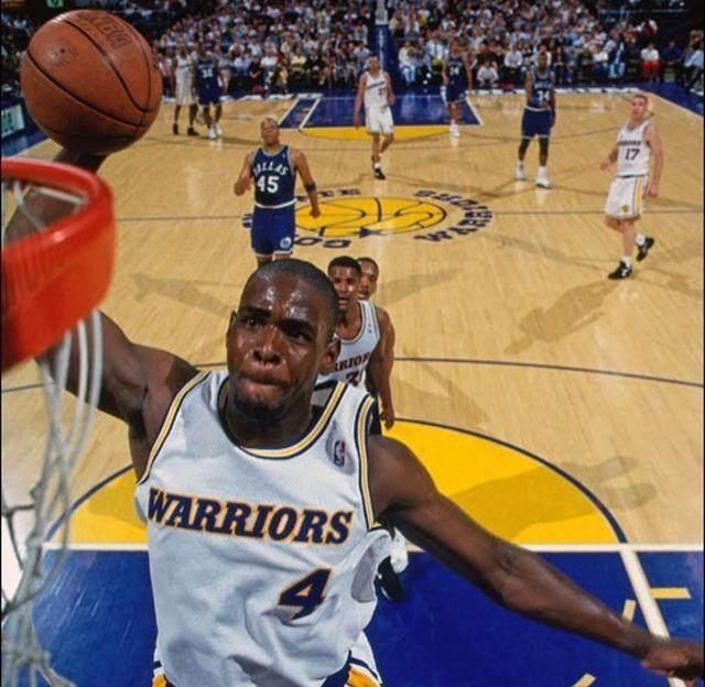 斯图尔特本赛季5次单场4+盖帽，追平文班&赫夫并列第一（斯图尔特本季5场4+封盖，与文班、赫夫并列榜首）