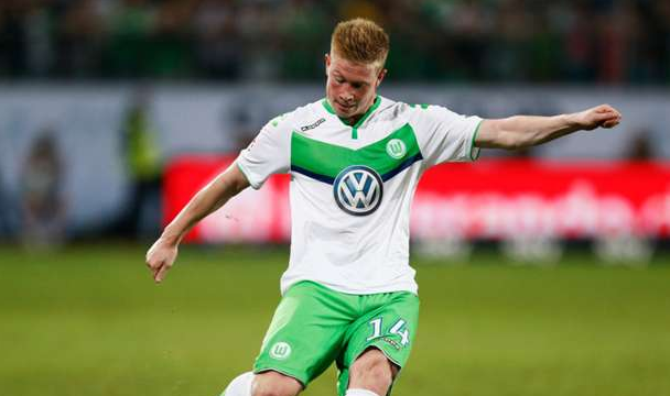 金彭贝谈登贝莱荣膺金球奖：看到他在台上落泪，我真的很感动（金彭贝谈登贝莱加冕金球：他在台上落泪的瞬间令我动容）