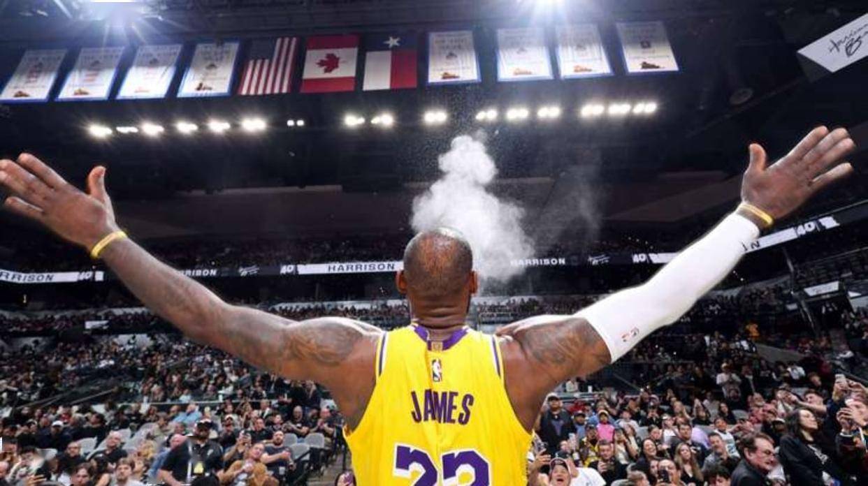 德转列自由转会身价前10：姆巴佩1.8亿欧第1，梅西8000万第2（德转发布自由转会身价TOP10：姆巴佩1.8亿欧居首，梅西8000万位列第二）