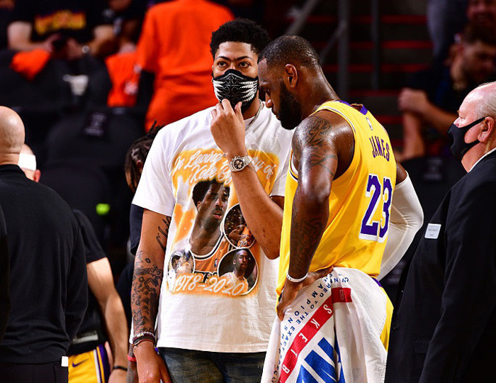 曼联非洲杯三人组去留成谜，阿莫林乐观态度背后的深意（曼联非洲杯三将去留未明 阿莫林乐观背后的考量）