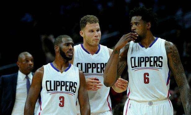 禁区对决完胜！灰熊首节内线得分24-4开拓者（灰熊首节内线统治：禁区得分24-4压制开拓者）