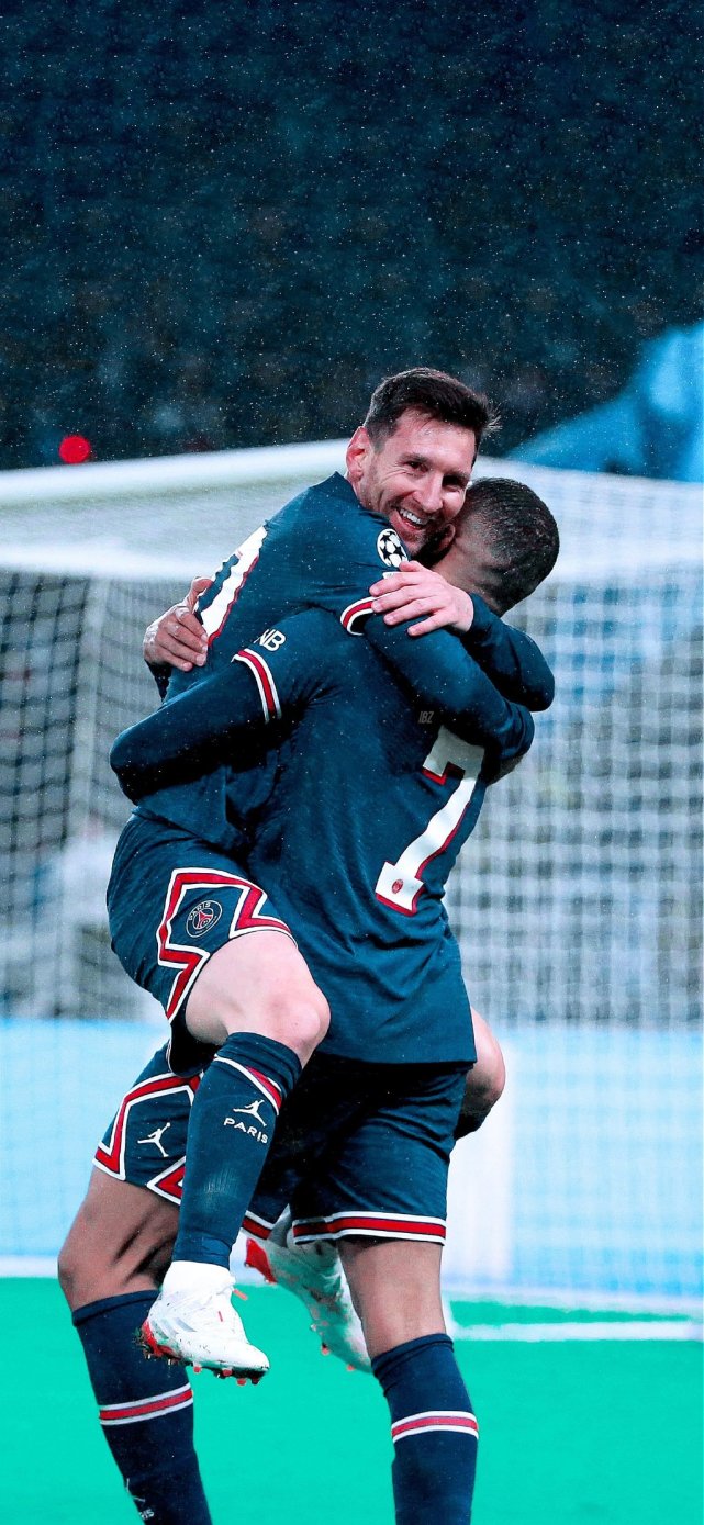 阿诺德：我对受伤感到非常沮丧，皇马球迷们2026年见（阿诺德坦言伤病令他沮丧：皇马球迷，2026年再会）