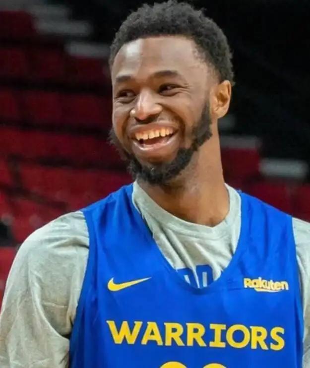 经纪人：那不勒斯今夏也有意博尼，但奥西利奥起了决定性作用（经纪人：那不勒斯夏窗亦有意博尼，奥西利奥扮演关键角色）