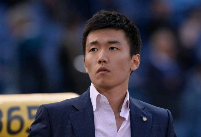 17岁天才卡尔展现极强潜力，德甲首秀表现亮眼，凭借出色技术和风格成为焦点。（17岁新星卡尔德甲处子秀惊艳，凭精湛脚法与独特风格抢尽风头）