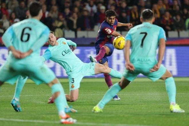 勇士球队助攻率高，全队配合默契（勇士传导球高效，团队协作默契）